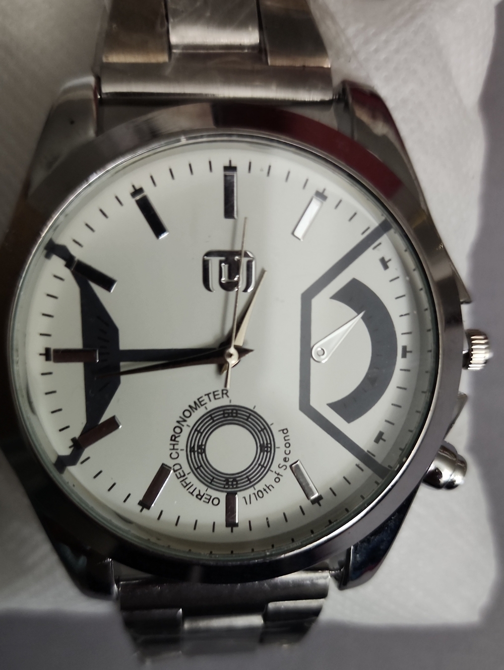 Classic Stainless Silver and White Men's Analog Watch